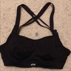 Victoria’s Secret VXS Sports Bra w/strappy back